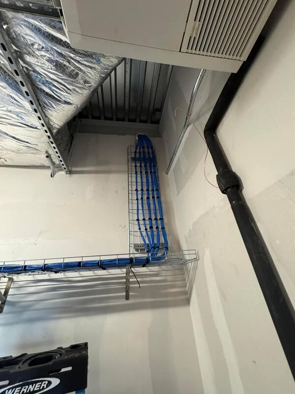 Overhead tray run